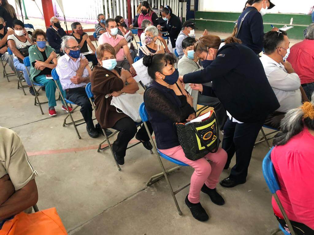 Suma Naucalpan más de 66 mil adultos mayores con segunda dosis