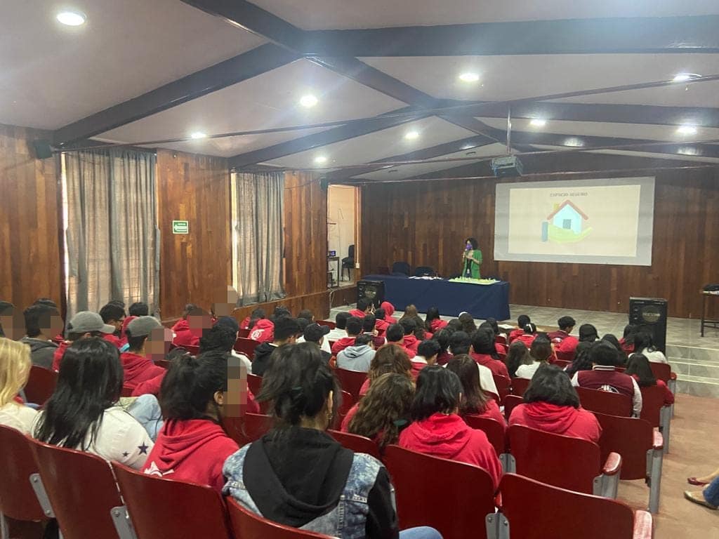 ALUMNAS Y ALUMNOS DEL CENTRO DE BACHILLERATO TECNOLÓGICO INDUSTRIAL Y DE SERVICIOS NÚMERO 92 PARTICIPAN EN LA PLÁTICA SOBRE «DERECHOS HUMANOS Y MASCULINIDADES POSITIVAS». – H. Ayuntamiento de San Cristóbal de Las Casas