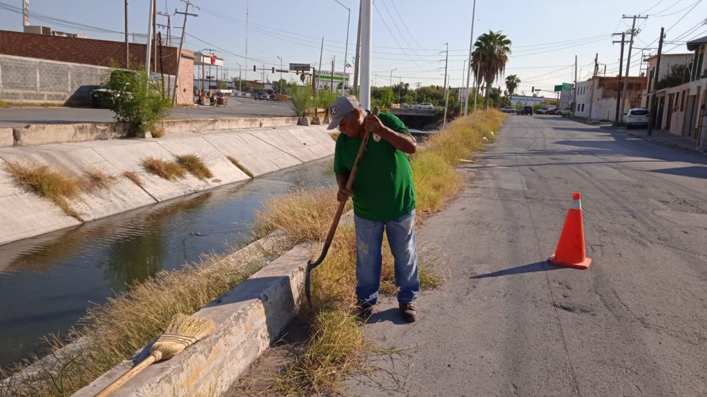 Atiende Gobierno de Reynosa limpieza del bulevar Fundadores – Administración Municipal Reynosa 2021-2024