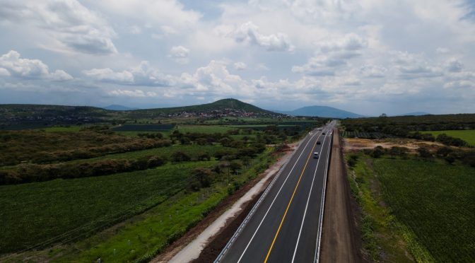 Gobierno de Bedolla destinó más de 12 mil millones en obra pública