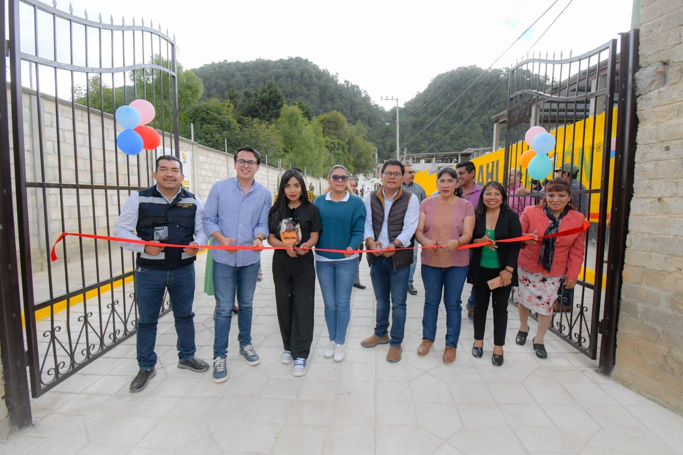 AYUNTAMIENTO DE SCLC ENTREGA OBRA DE PAVIMENTACIÓN EN LA COLONIA MONTES VERDES. – H. Ayuntamiento de San Cristóbal de Las Casas