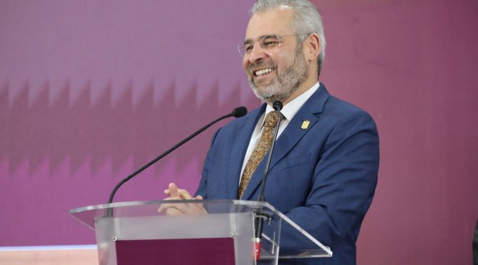 Michoacán mantendrá puente aéreo con Guerrero para traslado de pacientes: Bedolla
