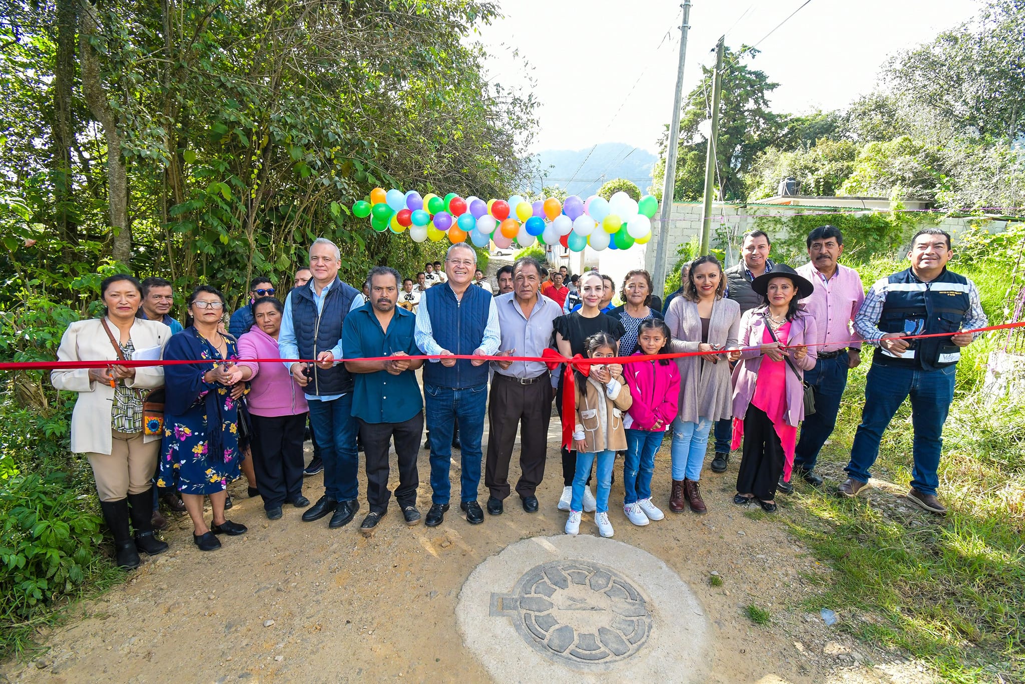 AYUNTAMIENTO DE SCLC ENTREGA REHABILITACIÓN DE DRENAJE SANITARIO EN SAN FELIPE ECATEPEC. – H. Ayuntamiento de San Cristóbal de Las Casas
