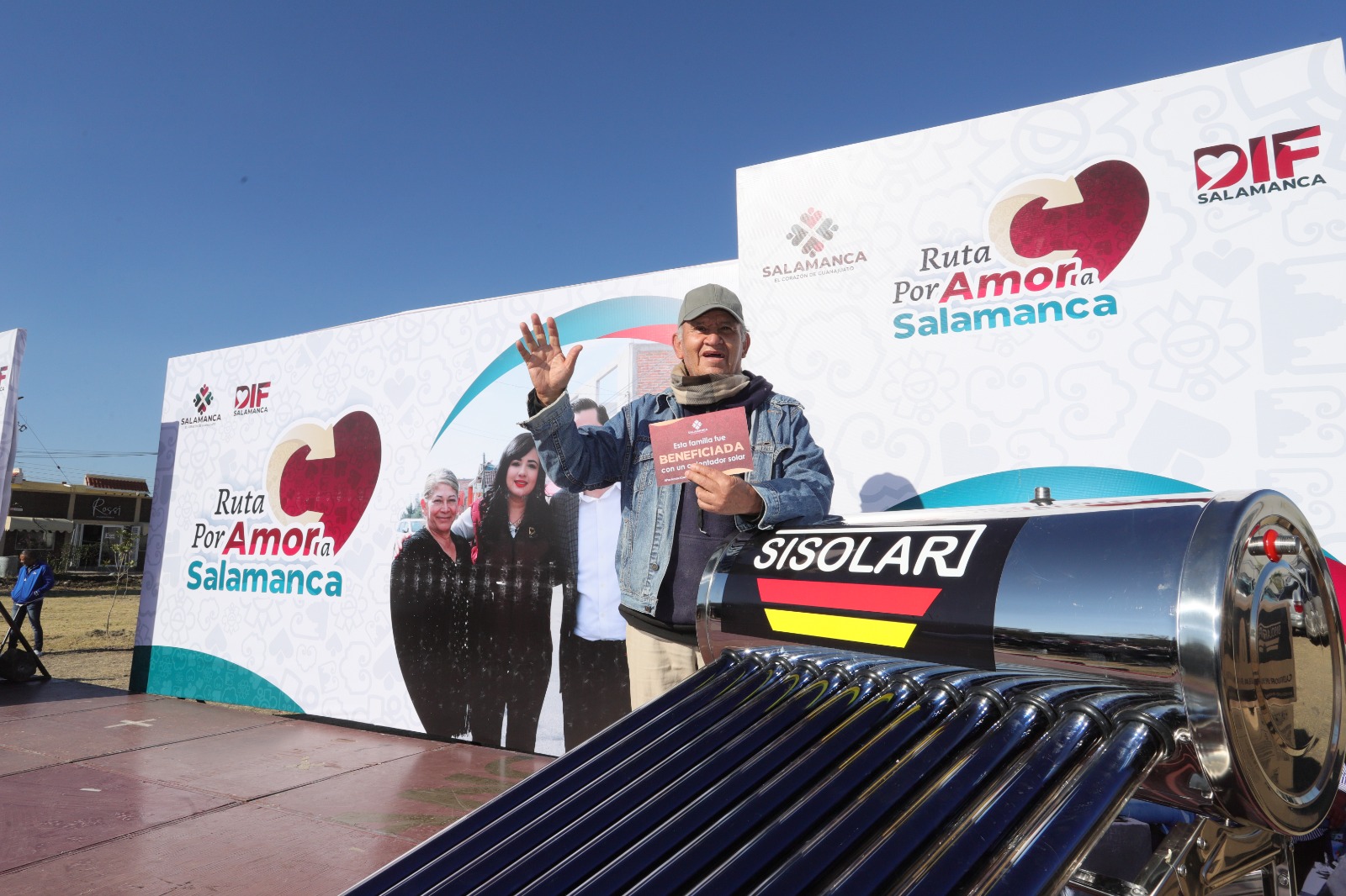 Gobierno de Salamanca Comienza entrega de calentadores solares a personas vulnerables
